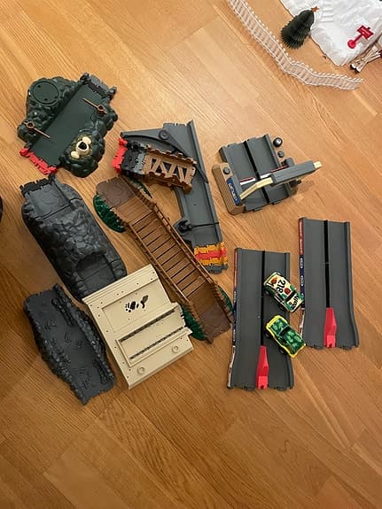 Flexitrack med tillbehör och 2 bilar