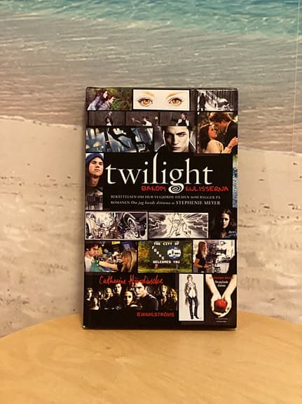 Boken Twilight Bakom kulisserna, av Catherine Hardwicke, svenska, helt ny!