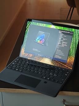 Microsoft Surface Pro 11 - 12 Core, 16GB 1TB OLED