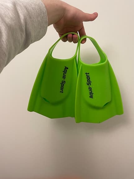 Simfötter/ fins size 42-43 plus swim paddles