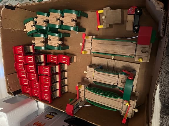 BRIO träjärnväg tillbehör. Bropelar Båtar Tunnlar Broar