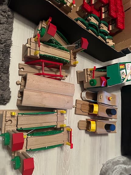 BRIO träjärnväg tillbehör. Bropelar Båtar Tunnlar Broar