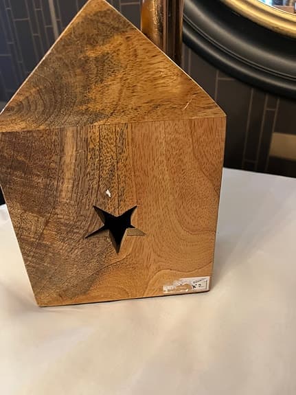 Handgjorda ljusstakar i vinterhusdesign,
