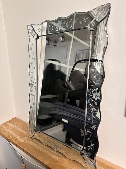 IKEA Spegel med dekorativa ornament