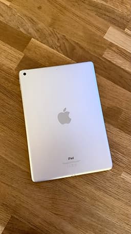 Apple iPad 6th 128 GB surfplatta
