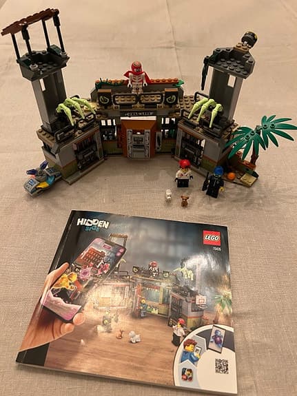 Lego -Hidden side