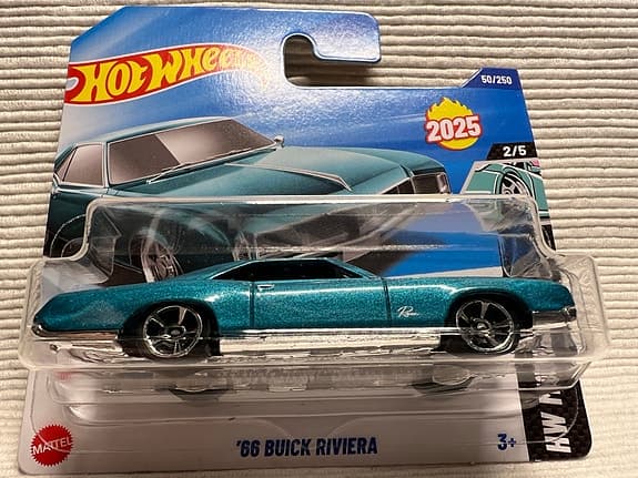 Hot Wheels '66 Buick Riviera leksaksbil
