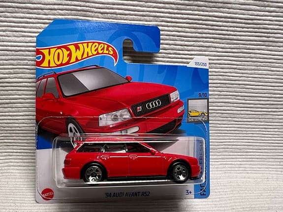 Hot Wheels '94 Audi Avant RS2 leksaksbil röd