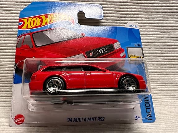Hot Wheels '94 Audi Avant RS2 leksaksbil röd