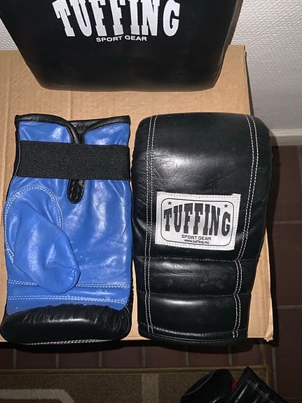 Tuffing Boxningshandskar och Slagmitsar Set