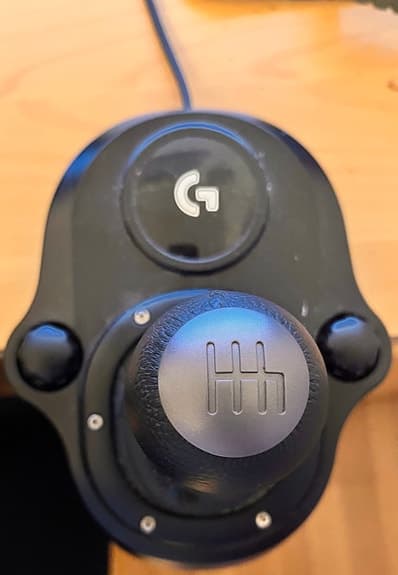 Logitech G Racingratt med pedaler och växelspak