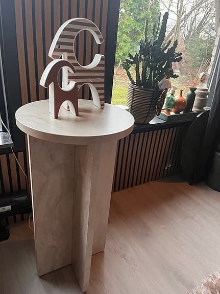 Pedistal sidobord pelare