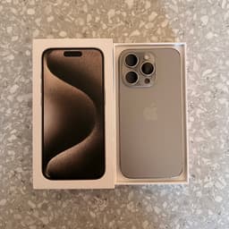 iPhone 15 Pro - 128 GB (titan)