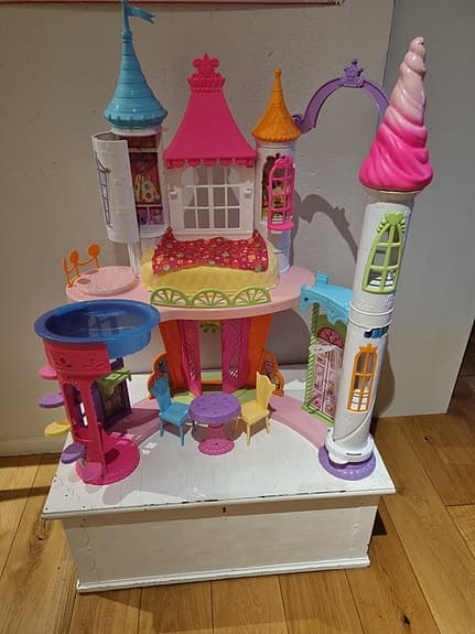 Barbie Dreamtopia Dockhus