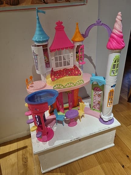 Barbie Dreamtopia Dockhus
