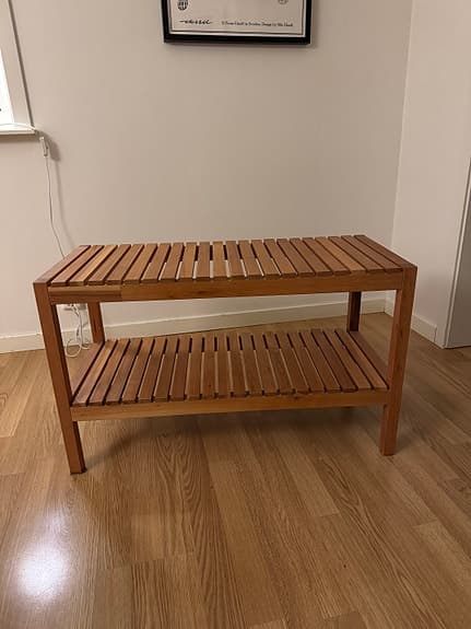 Bänk och hylla