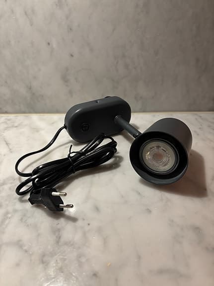 Northern Buddy vägglampa, grå