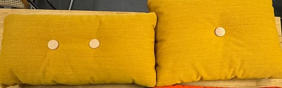 Hay kuddar i två storlekar