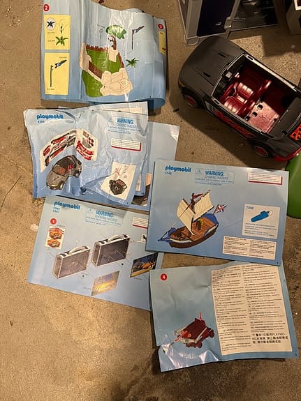Massor av playmobil saker säljes