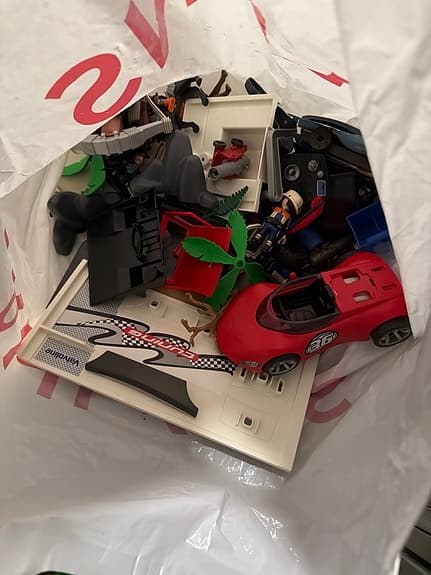 Massor av playmobil saker säljes
