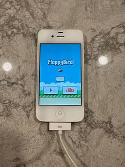 iPhone 4 med flappy bird