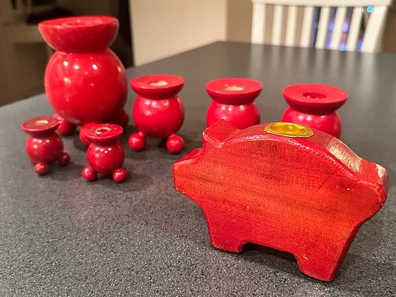 Kulljusstakar och grisljusstake - Röd Trä