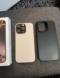 Apple iPhone 16 Pro 256 GB - 100% Batterihälsa