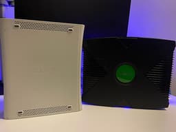 Microsoft Xbox och en Xbox 360 Spelkonsol