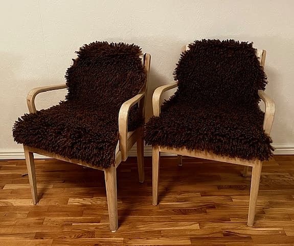 2 st Loungestolar med nya fårskinn