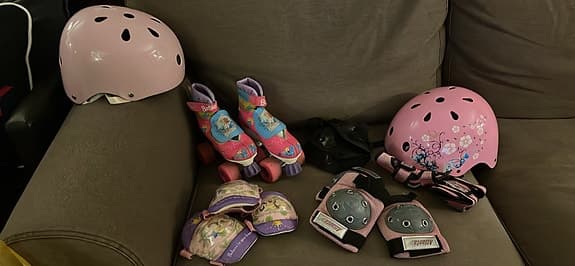Barbie Barnrullskridskor med skyddsutrustning
