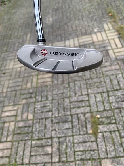 Odyssey White Hot Pro V-Line Putter, höger