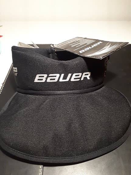 Hockeyprylar halsskydd, hängslen,  damasker stickade