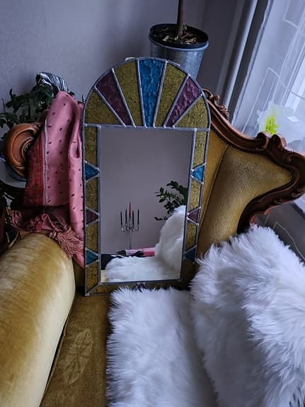 VÄGGSPEGEL, blyglas, Jugend, 1900-tal. Spegel med Färgade Glasdetaljer