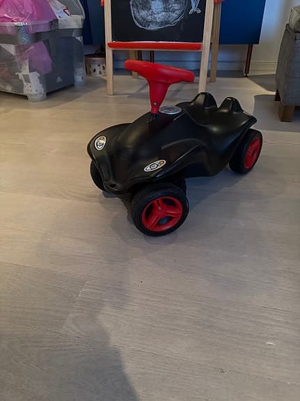 BRIO barnracer svart med röda hjul