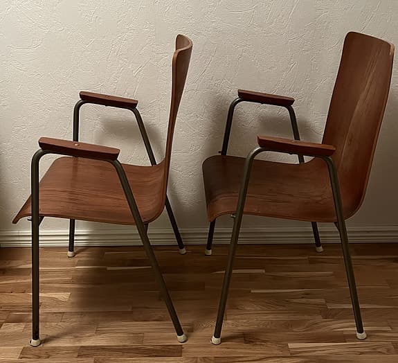 Designstolar i formpressad plywood – 60/70-tal – par