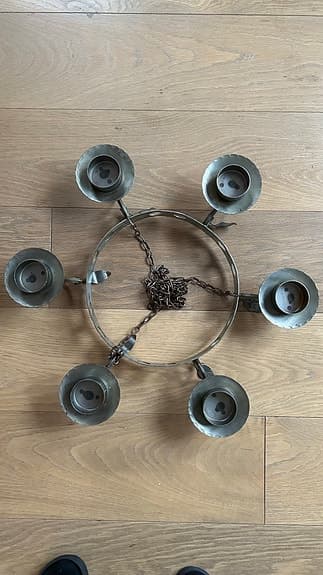 Ahrnebergs ljuskrona i smide