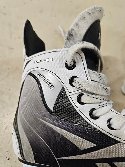 Reebok Endure II Ishockeyskridskor storlek 33