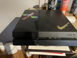 Playstation 4 Konsol med kamouflagefärgad handkontroll