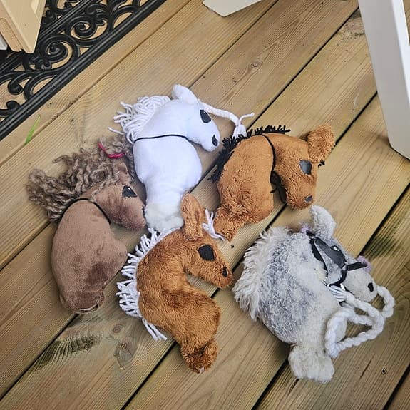 Käpphästar mini och stora utan  pinne olika pris