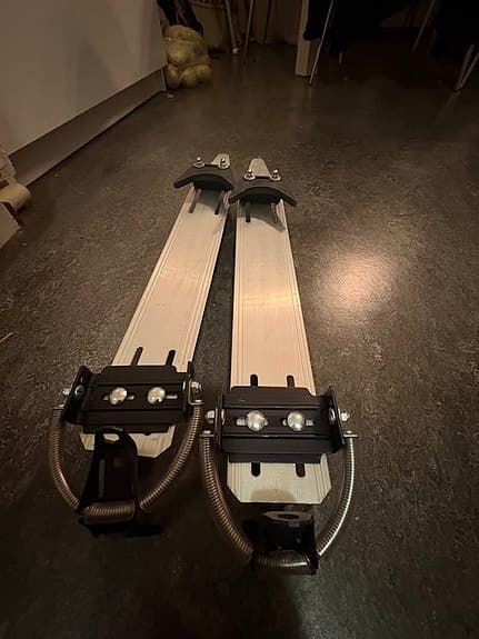 långfärdsskridskor, specifikt Isvidda Trekking-modellen