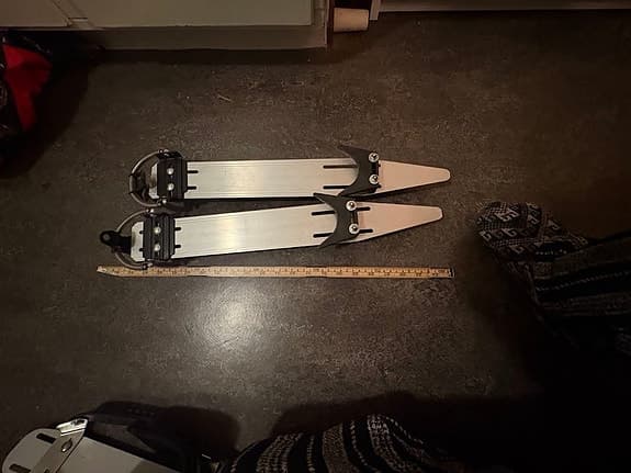 långfärdsskridskor, specifikt Isvidda Trekking-modellen