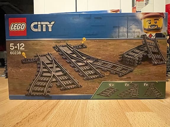 LEGO City tågsats 60198 med många extra räls