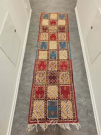 En vacker ekologisk ull matta färgad av naturen