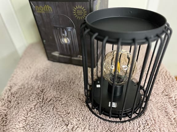 🌞 Solcellsdriven Trädgårdslampa / Lykta – North