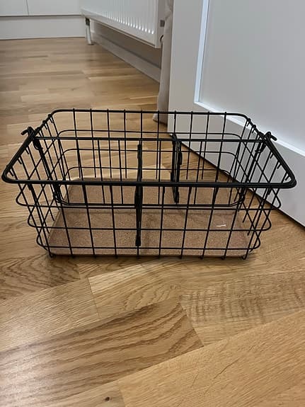 Förvaringskorg med flyttbara avdelare