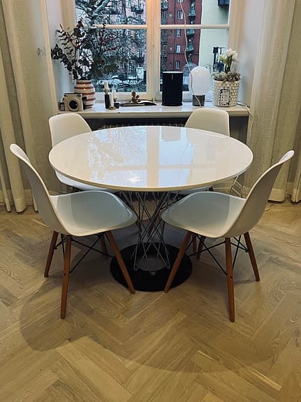Matbord inspirerat av Noguchi Cyclone Dining Table