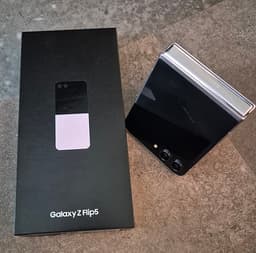 Samsung Galaxy Z Flip5 smartphone 256 GB