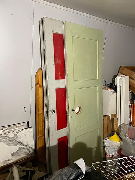 Gamla antika spegeldörrar
