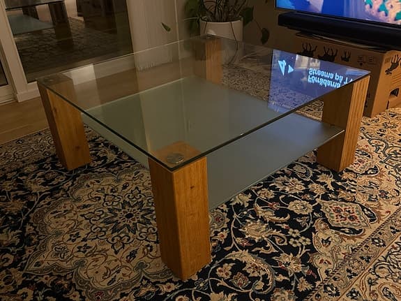 Soffbord - Glasbord med hylla och massiva ekben