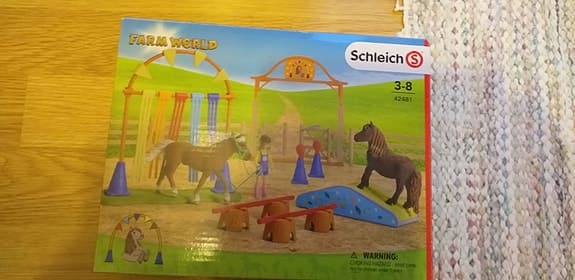 SCHLEICH RIDBANA hästar mm